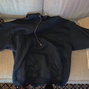 Men’s black sweatshirt